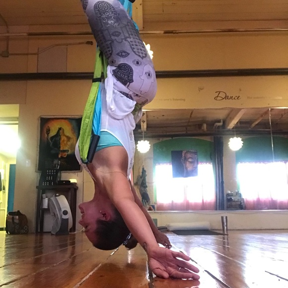 Meet your Posher, Katelyn - Picture 4 of 4